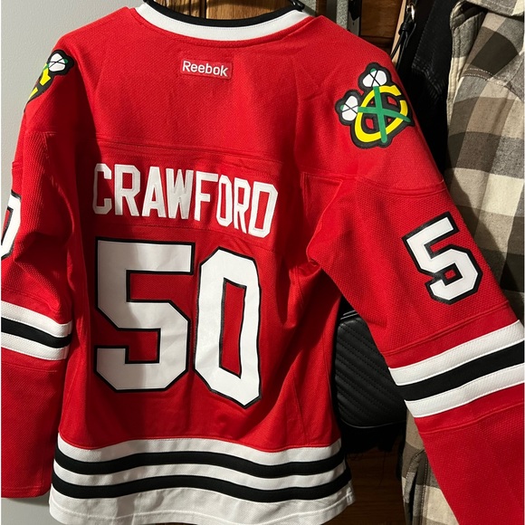 Women’s Medium Reebok Blackhawks Jersey - Picture 2 of 3